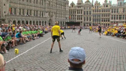 Historique, Thieulain s'impose sur la Grand-Place de Bruxelles