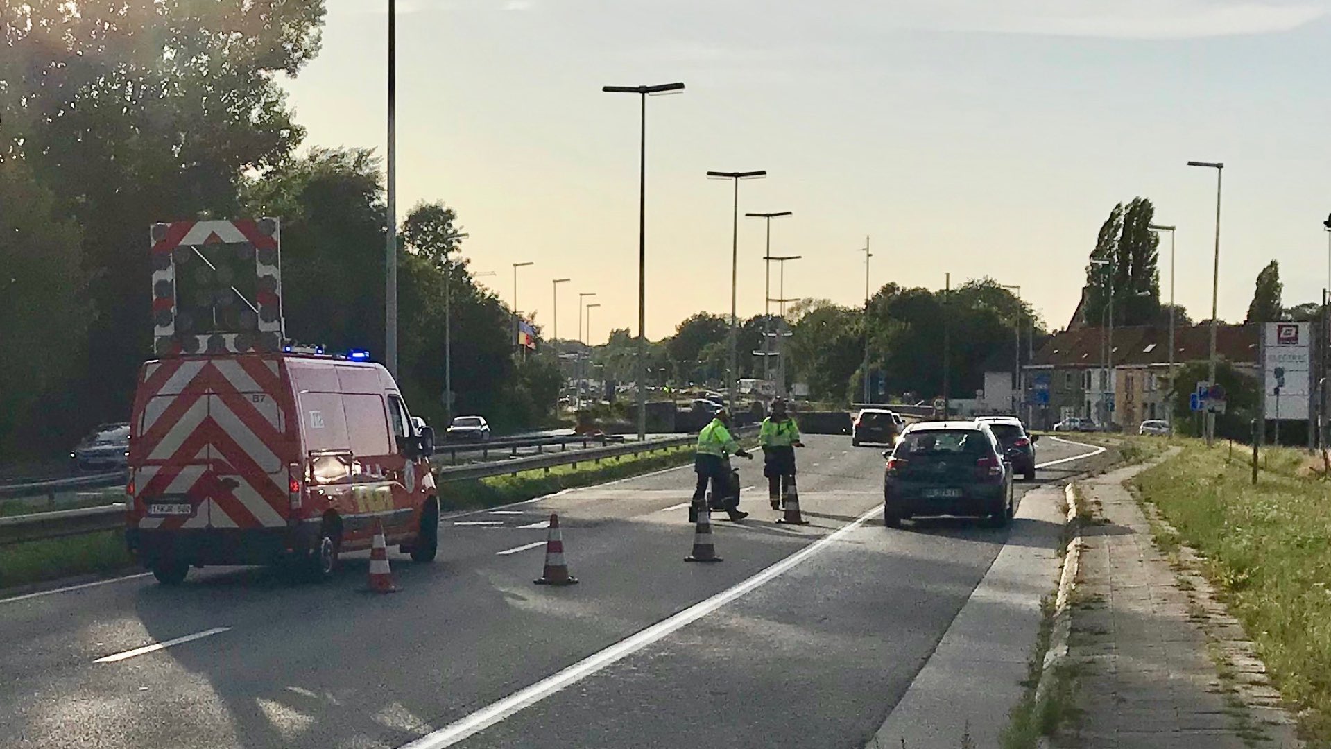 Un véhicule de police embouti dans le tunnel du boulevard des Alliés à Mouscron