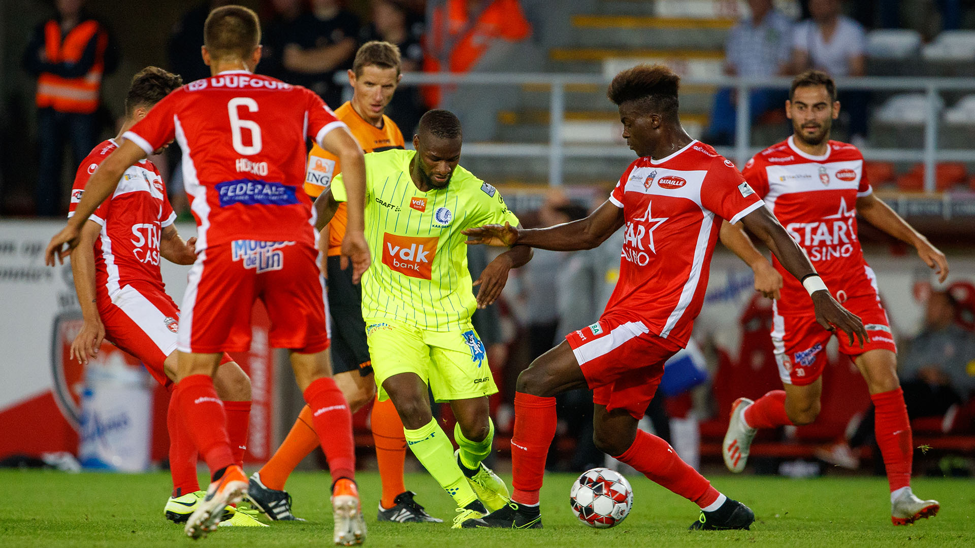 L'Excel Mouscron s'impose face à La Gantoise et Laurent Depoitre