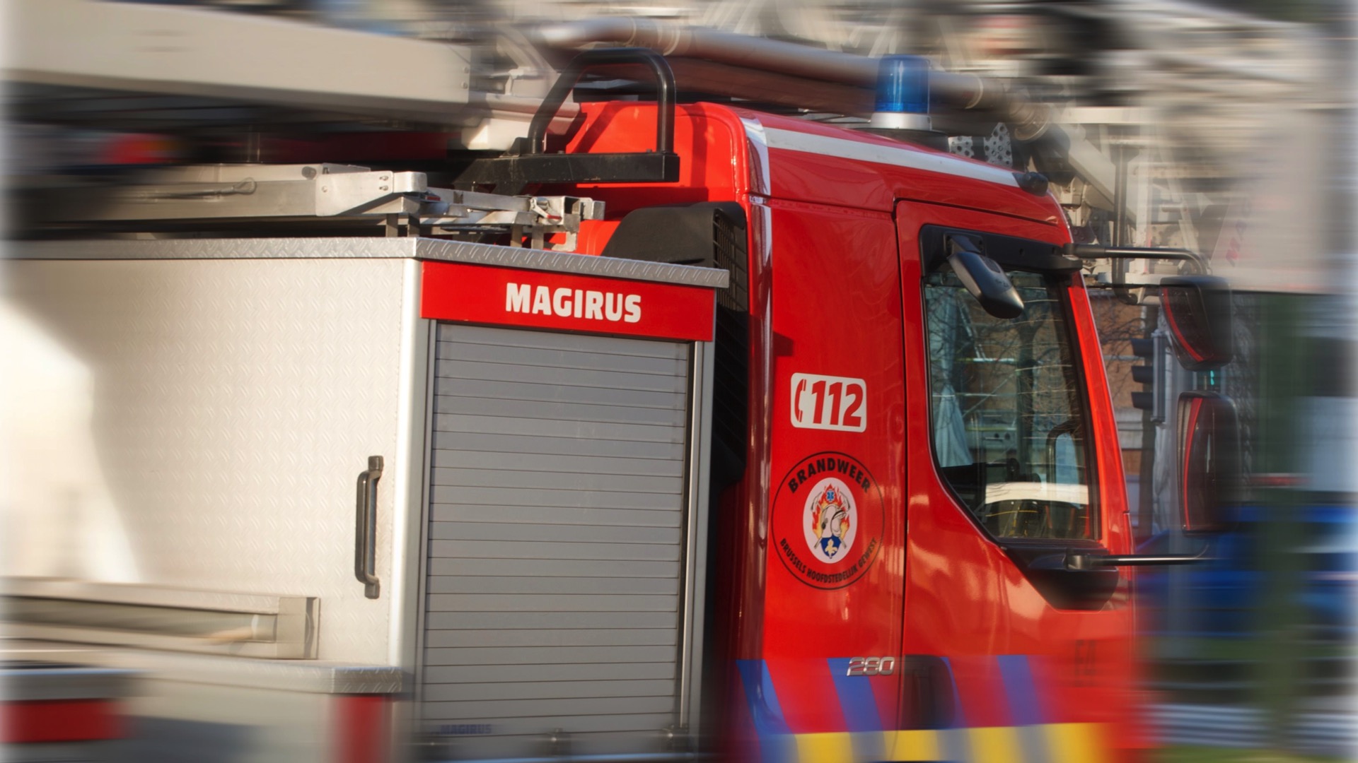 Un garage détruit par le feu à Mouscron