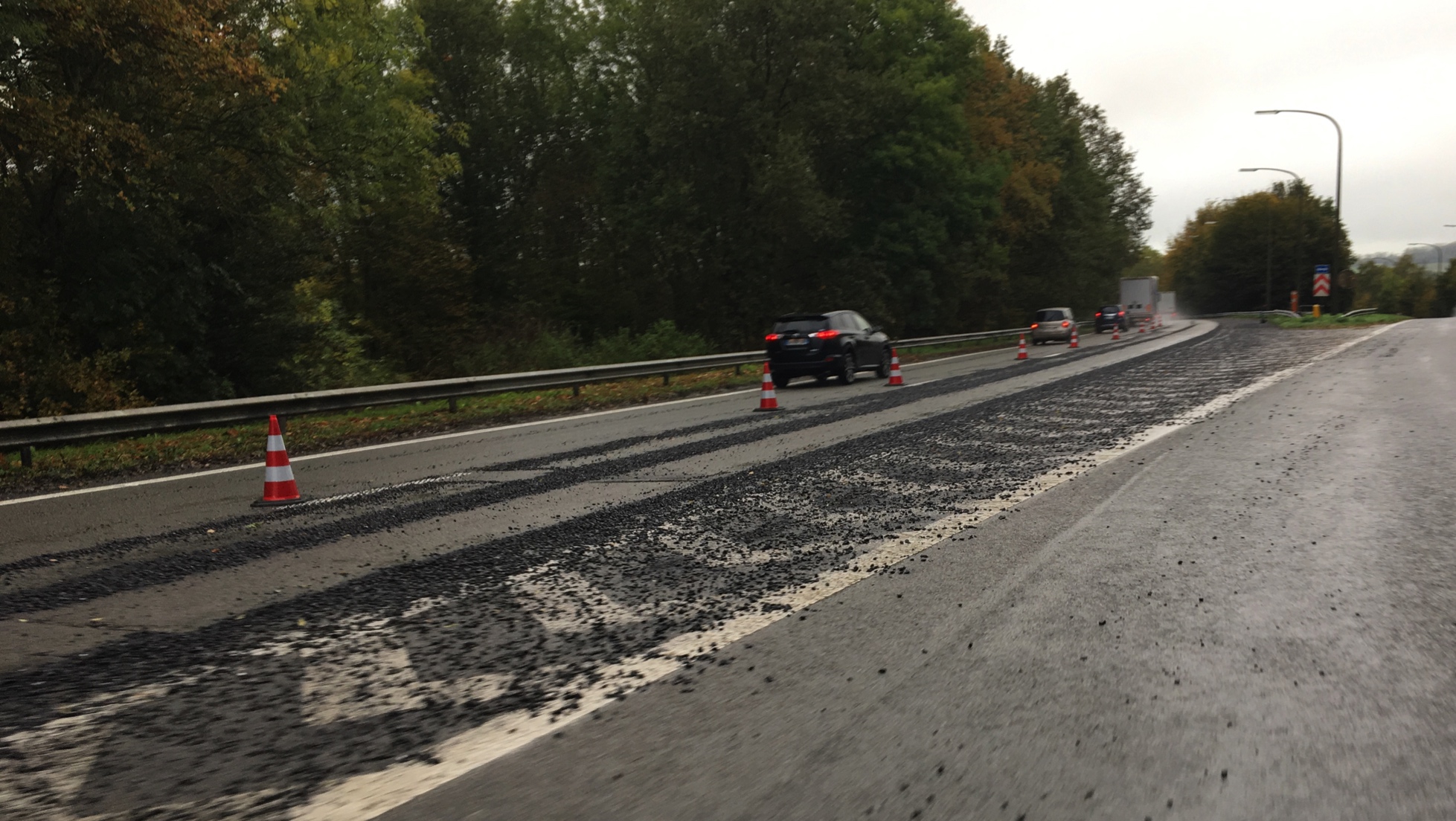Un camion perd une partie de son chargement sur l'autoroute E42 Mons-Tournai