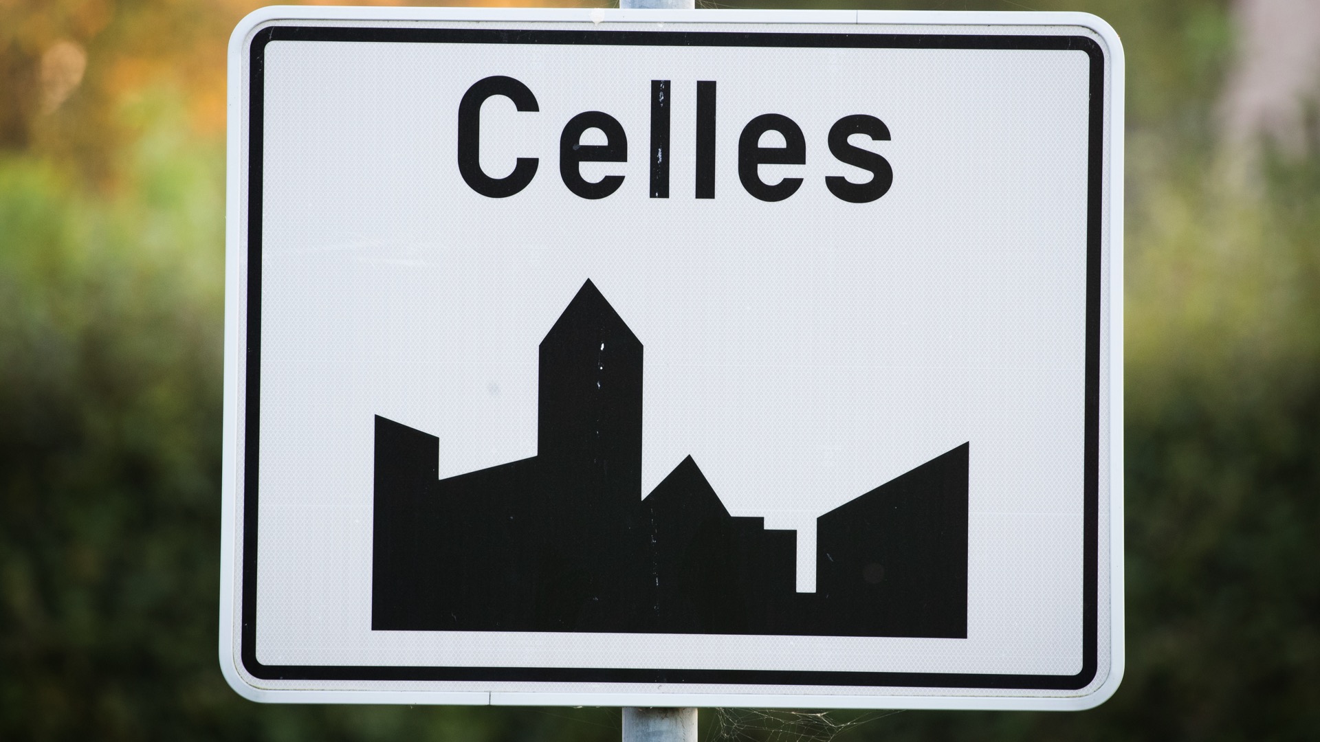La police judiciaire  est descendue dans la maison de l'entité de Celles