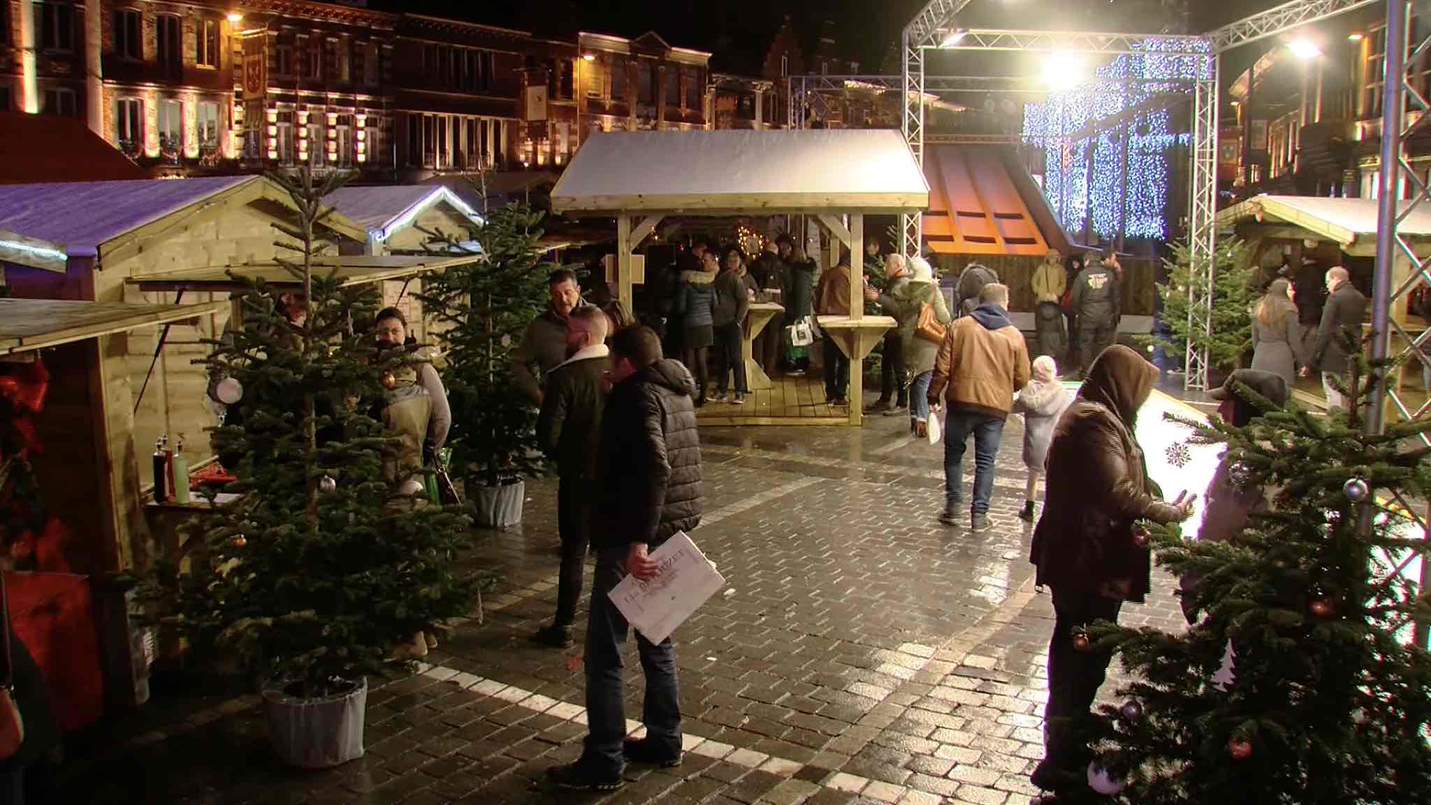 Marche De Noel A Tournai 2022 Le marché de Noël est de retour sur la Grand-Place de Tournai