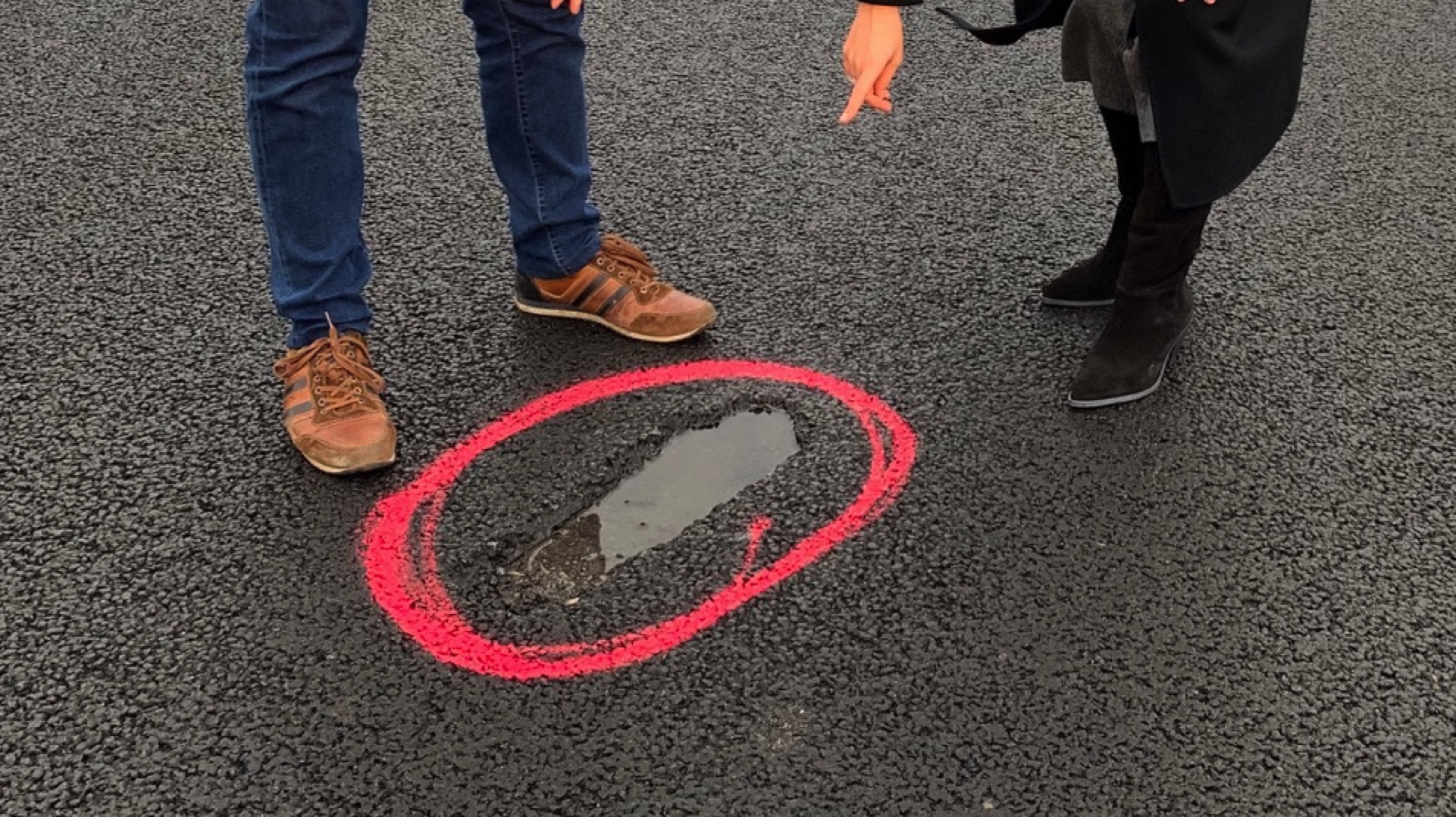 Dergneau : des trous à la chaussée de Renaix un mois après la fin des travaux