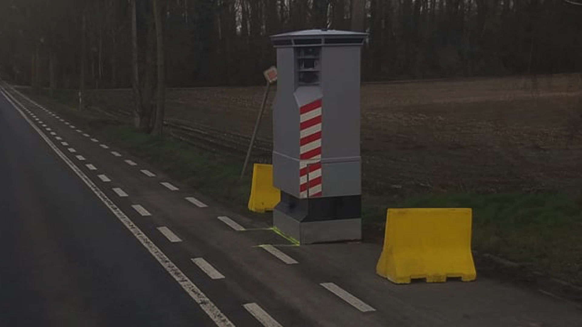 Un lidar installé à la chaussée de Mons près de la brasserie Dubuisson à Pipaix
