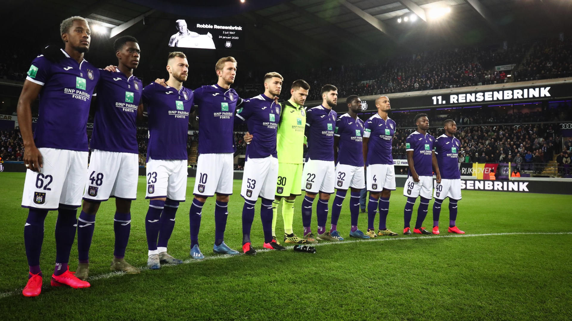 L'Excel Mouscron présente ses excuses pour le comportement de certains supporters pendant la minute de silence pour Robbie Rensenbrink