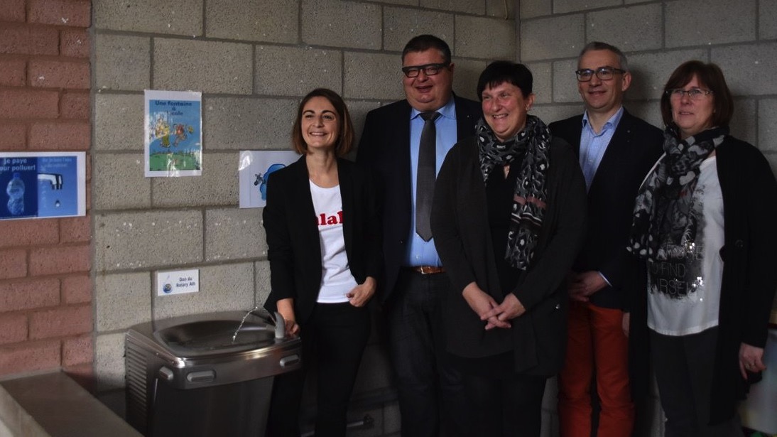 Le Rotary d'Ath équipe les écoles communales de Silly de fontaines à eau