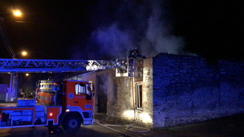 Les dépendances d'une maison détruites par un incendie à Wez-Velvain
