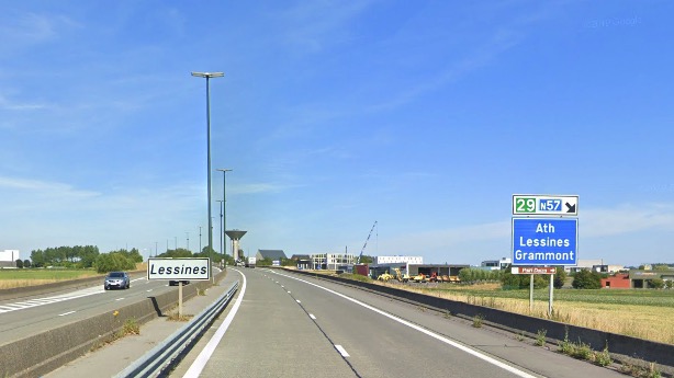 L'autoroute A8/E429 a dû être fermée à hauteur de Lessines suite à la chute d'un arbre