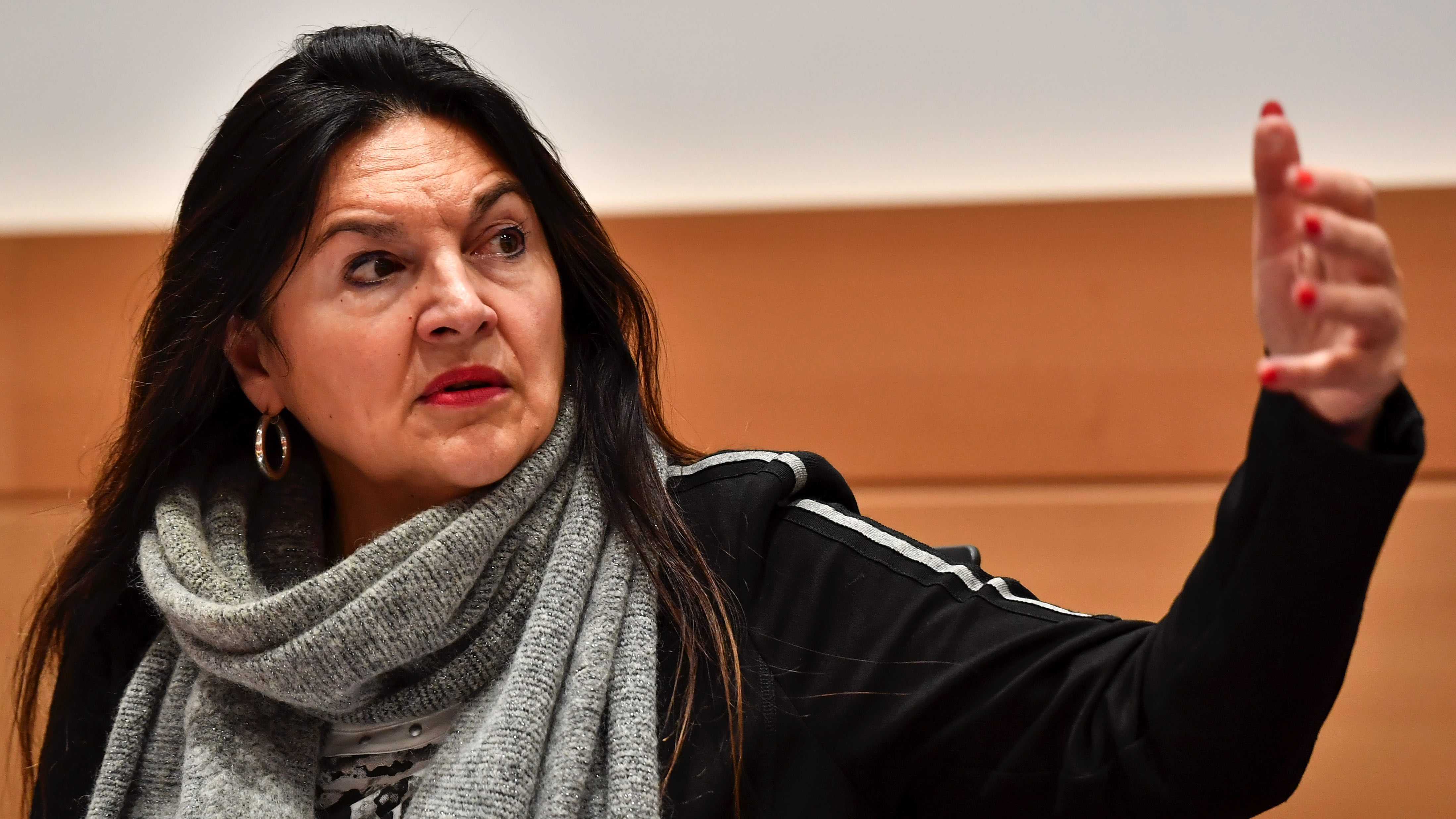 Marie-Christine Marghem critique l'action du personnel de Saint-Pierre, les réseaux sociaux s'enflamment