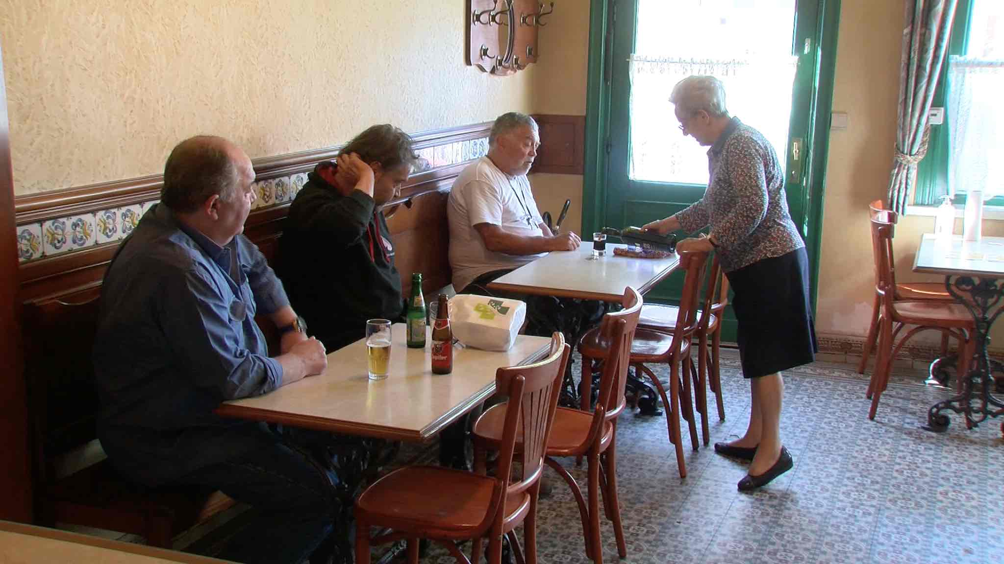 A Mou Morel et Thérèse, plus qu'un bar, une histoire de famille bien