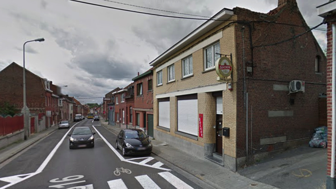 Un café toujours ouvert à 3 heures du matin à Mouscron : 30 personnes verbalisées pour non-respect des règles de sécurité relatives au Covid-19
