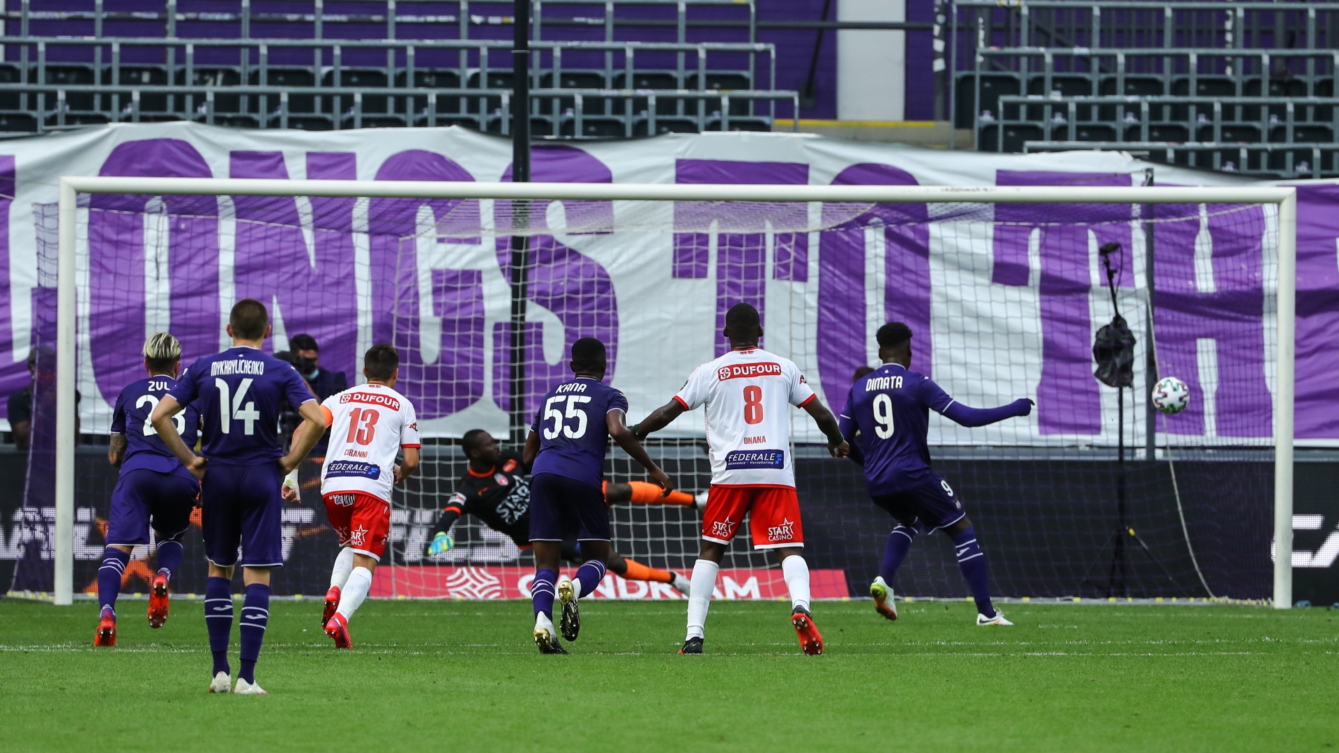 L'Excel Mouscron arrache un partage au courage à Anderlecht