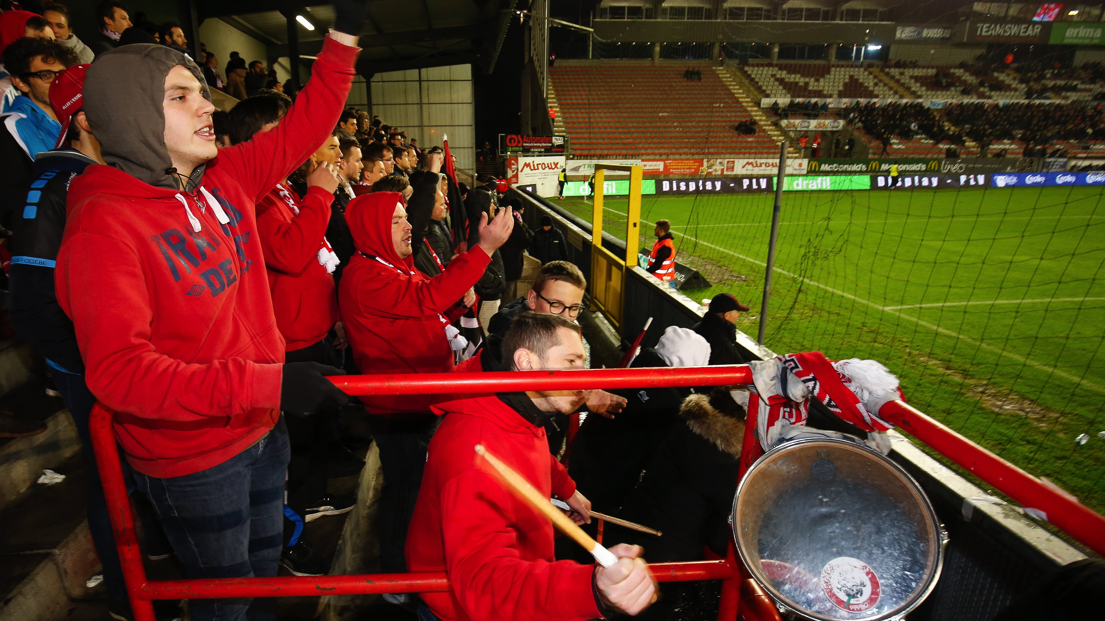 Excel Mouscron : les supporters du KOP assisteront aux prochaines rencontres depuis les tribunes assises