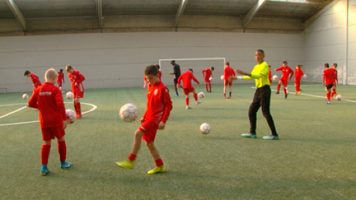 Plusieurs joueurs et entraîneurs positifs au Covid-19 : le Futurosport de Mouscron est à l'arrêt