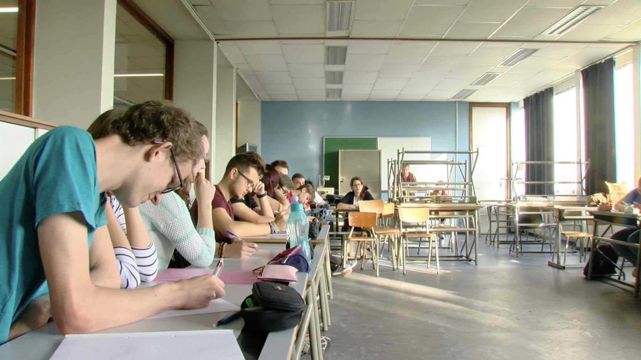 Lessines : les cours en présentiel dans le secondaire suspendus à l’Athénée René Magritte