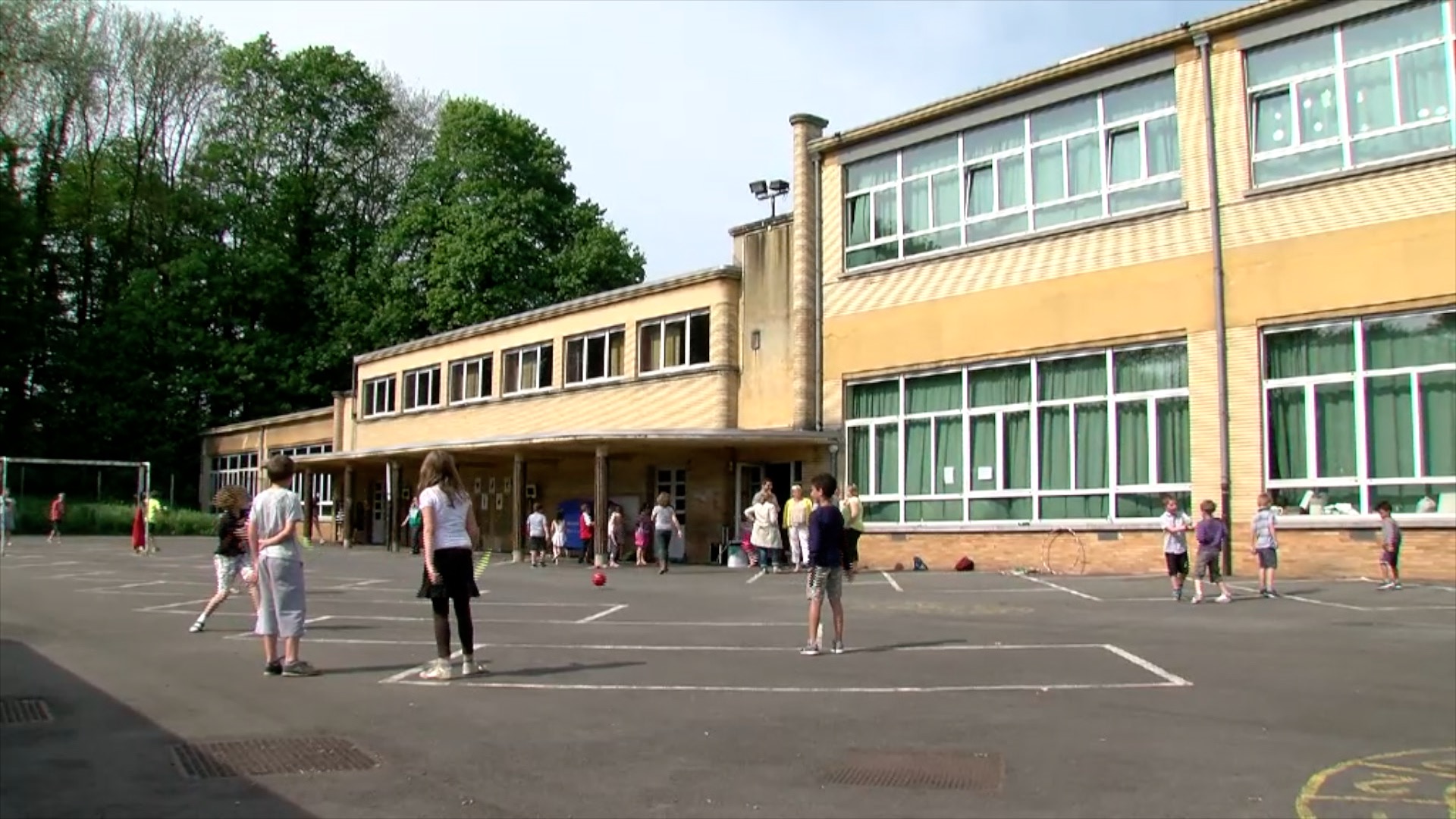 Chièvres : l'opposition PS s'interroge sur la situation sanitaire dans les écoles, pour la majorité, elles doivent rester ouvertes tant que c'est possible