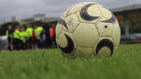 Le football amateur se jouera sur une moitié de championnat