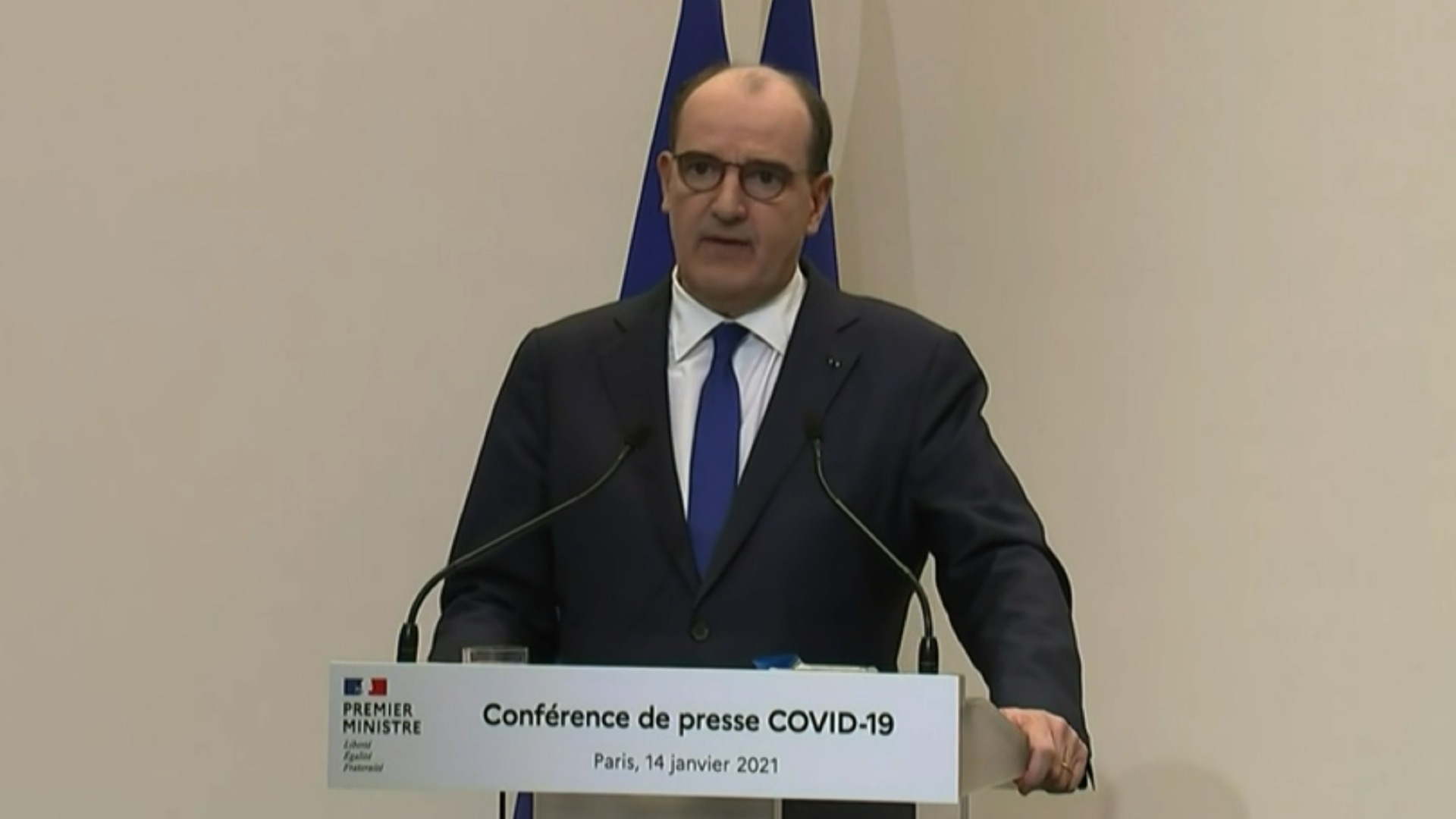Covid-19 : la France instaure un couvre-feu à 18H dès samedi