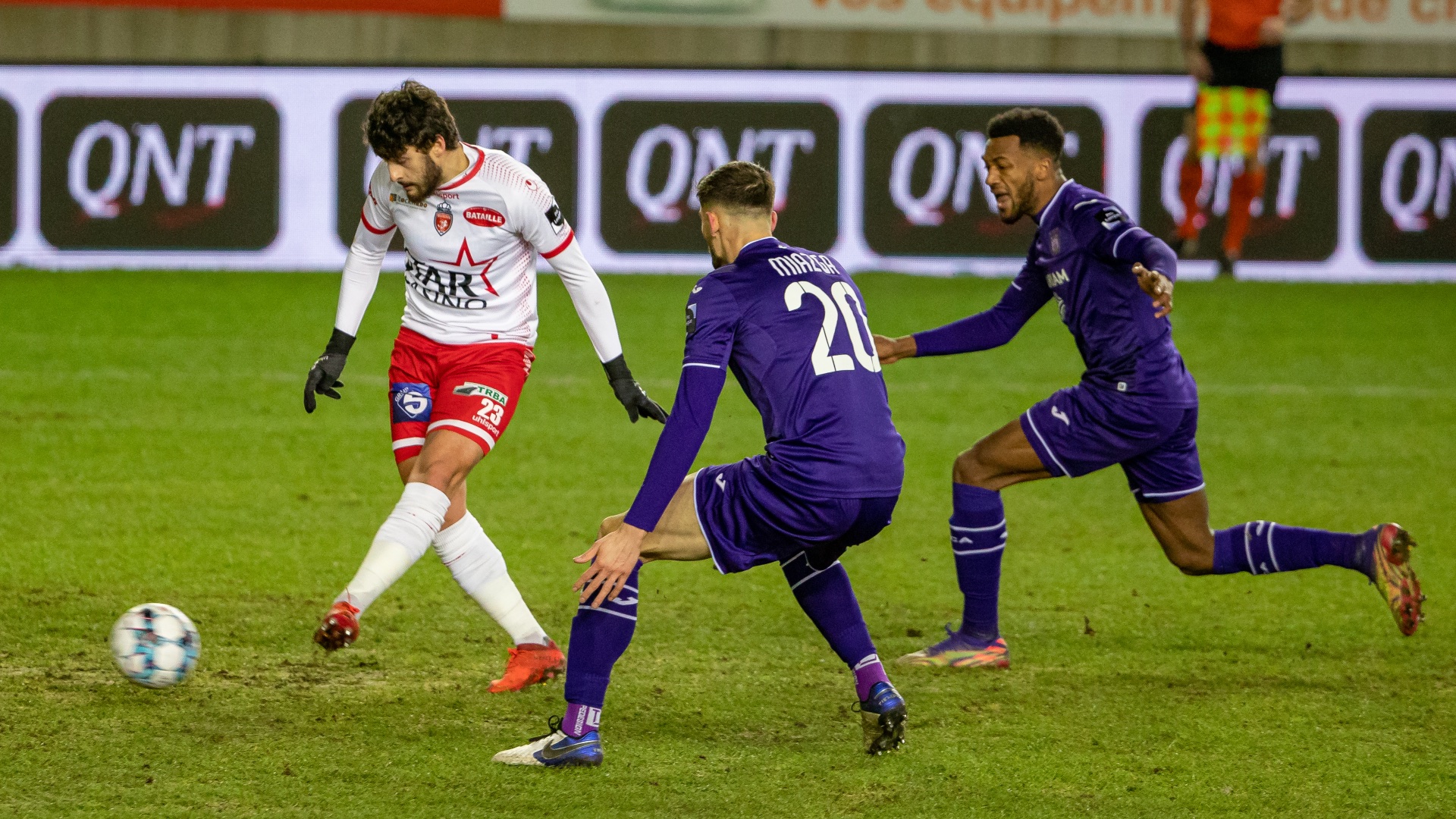 L'Excel Mouscron rejoint par Anderlecht dans les ultimes secondes