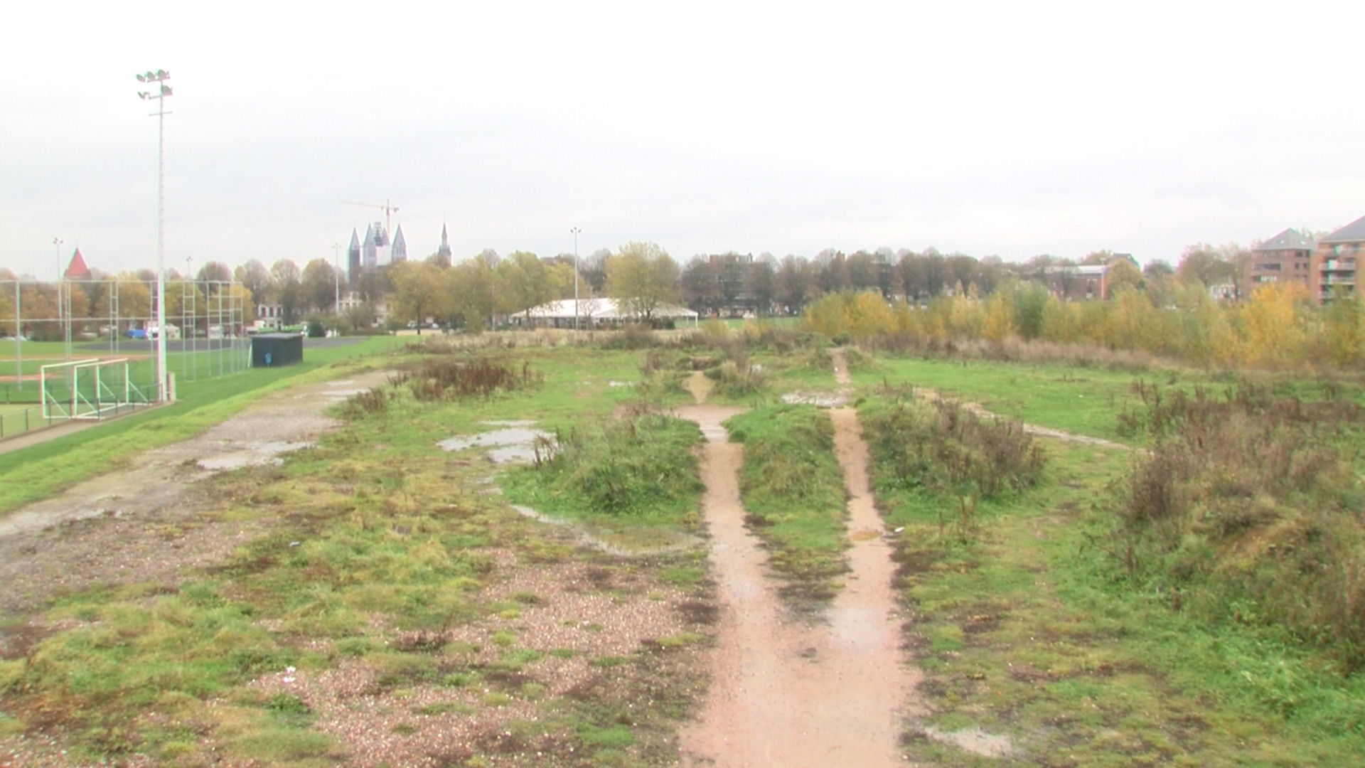 Transformation de la plaine des Manoeuvres à Tournai en parc urbain : faites part de vos idées lors d'une visionconférence