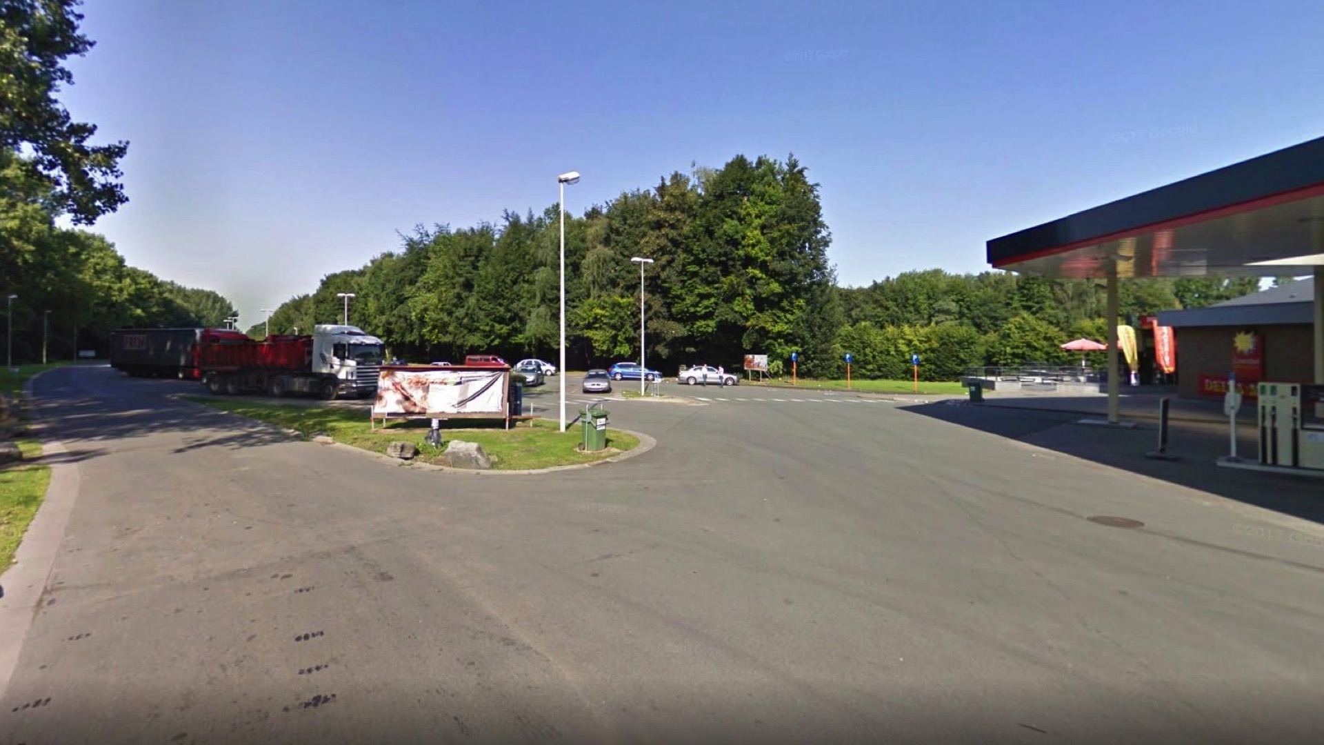 Froyennes : Paul-Olivier Delannois demande au gouverneur de fermer le parking de l'aire d'autoroute