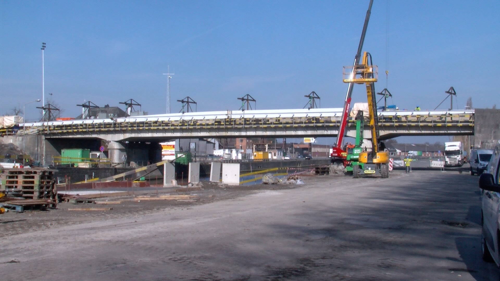 Chantier du pont des Trous : la pose de la passerelle du pont Delwart reportée