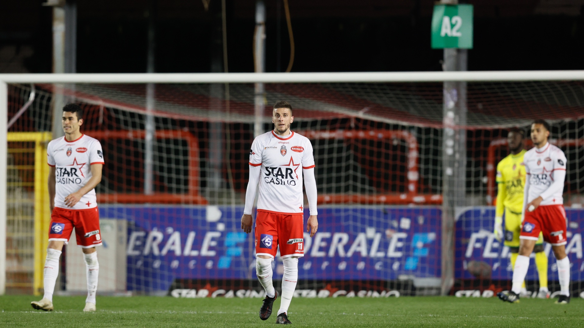 Battu par l'Antwerp, l'Excel Mouscron reste sous la menace d'une descente directe en D1B