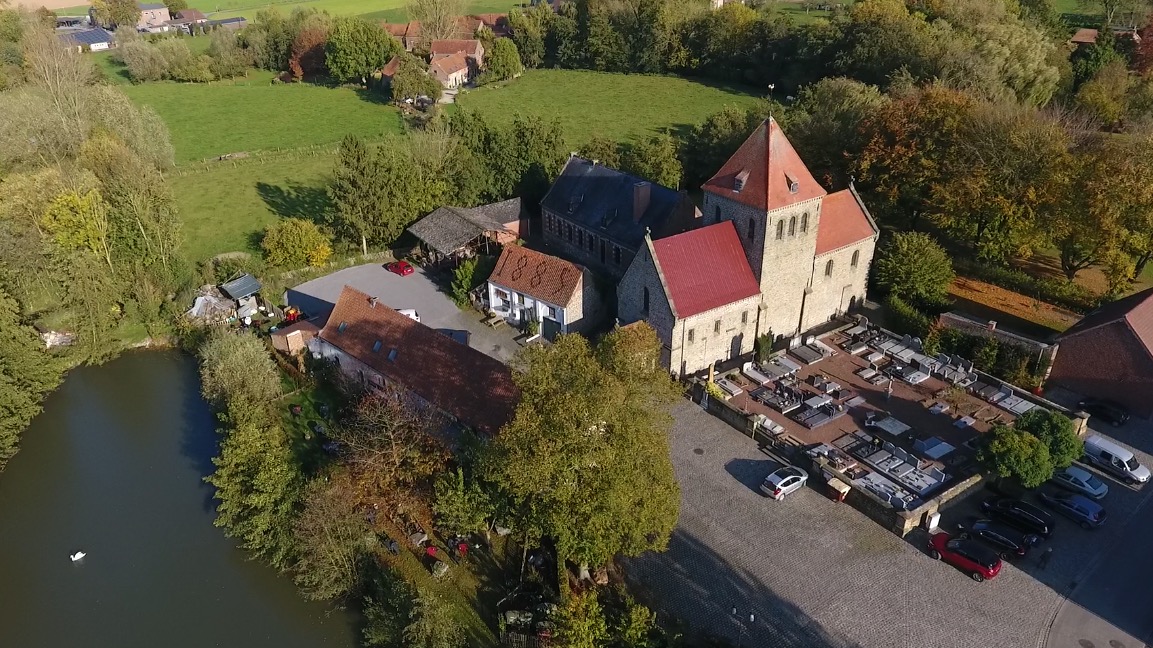 Rénovation de la toiture de l'église d'Aubechies : une nouvelle firme va être désignée