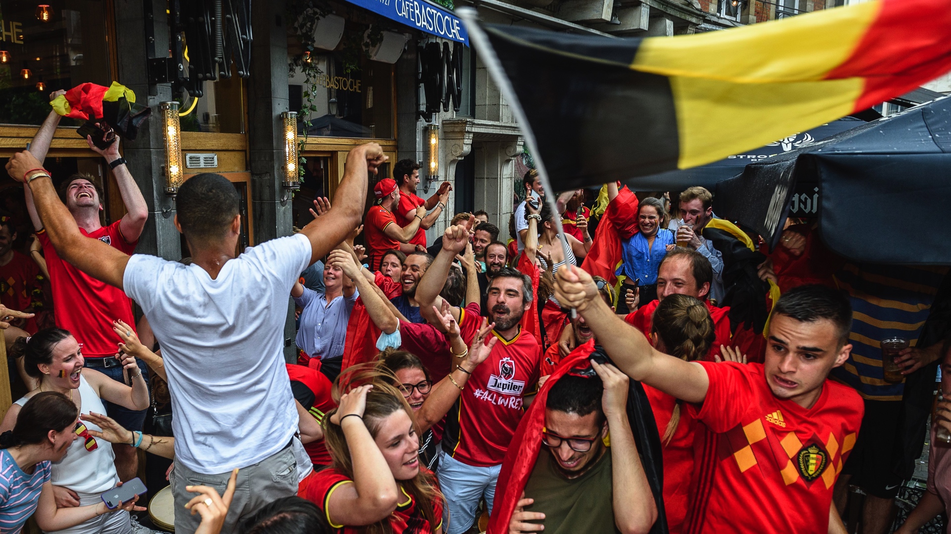 Victoire des Diables : klaxonner dans un cortège est toléré mais pas plus de 2h après la fin du match, rappelle la police de Bernissart/Péruwelz