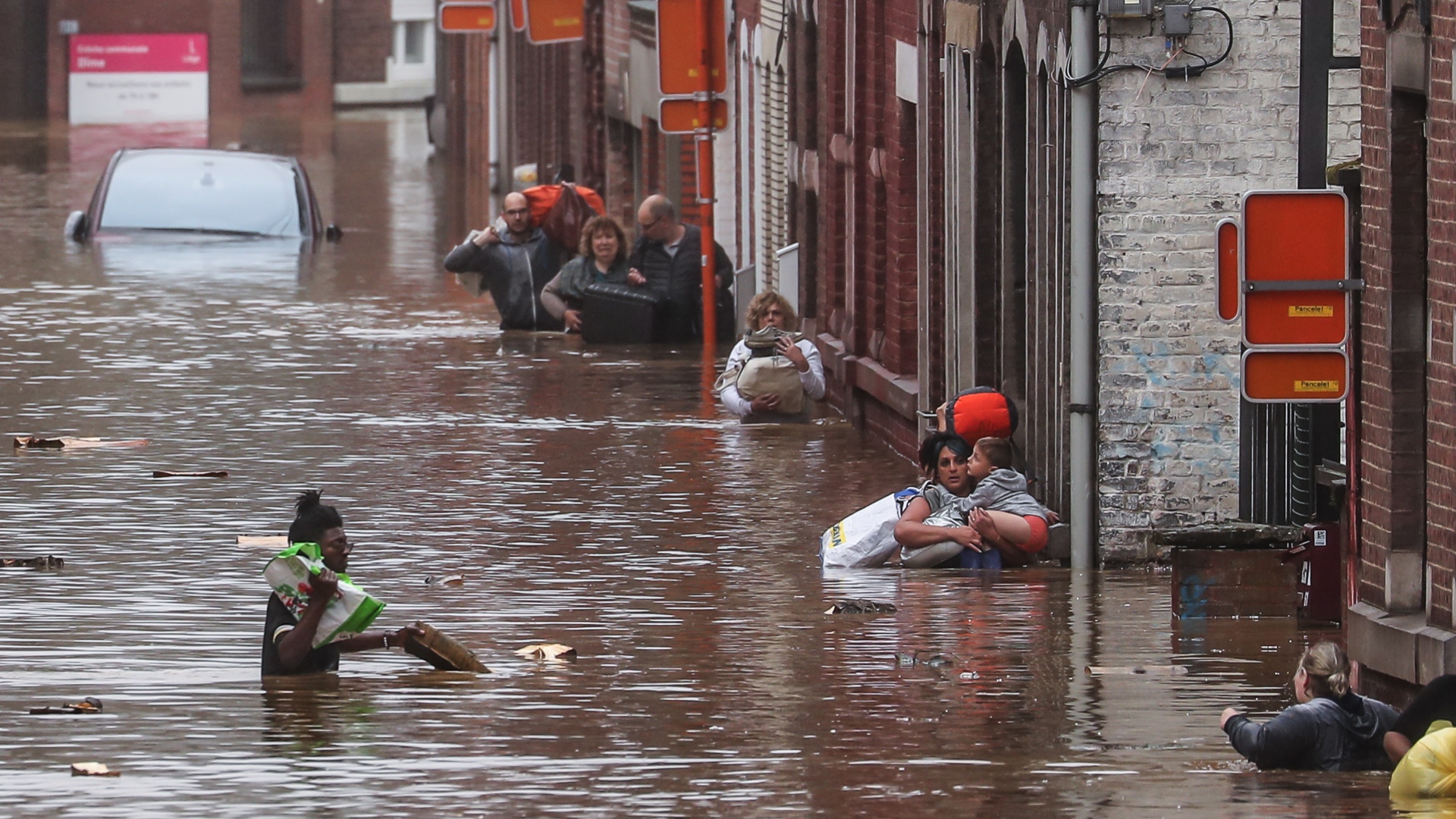 Les communes de Brugelette et Chièvres organisent un voyage vers Liège pour aider les sinistrés des inondations
